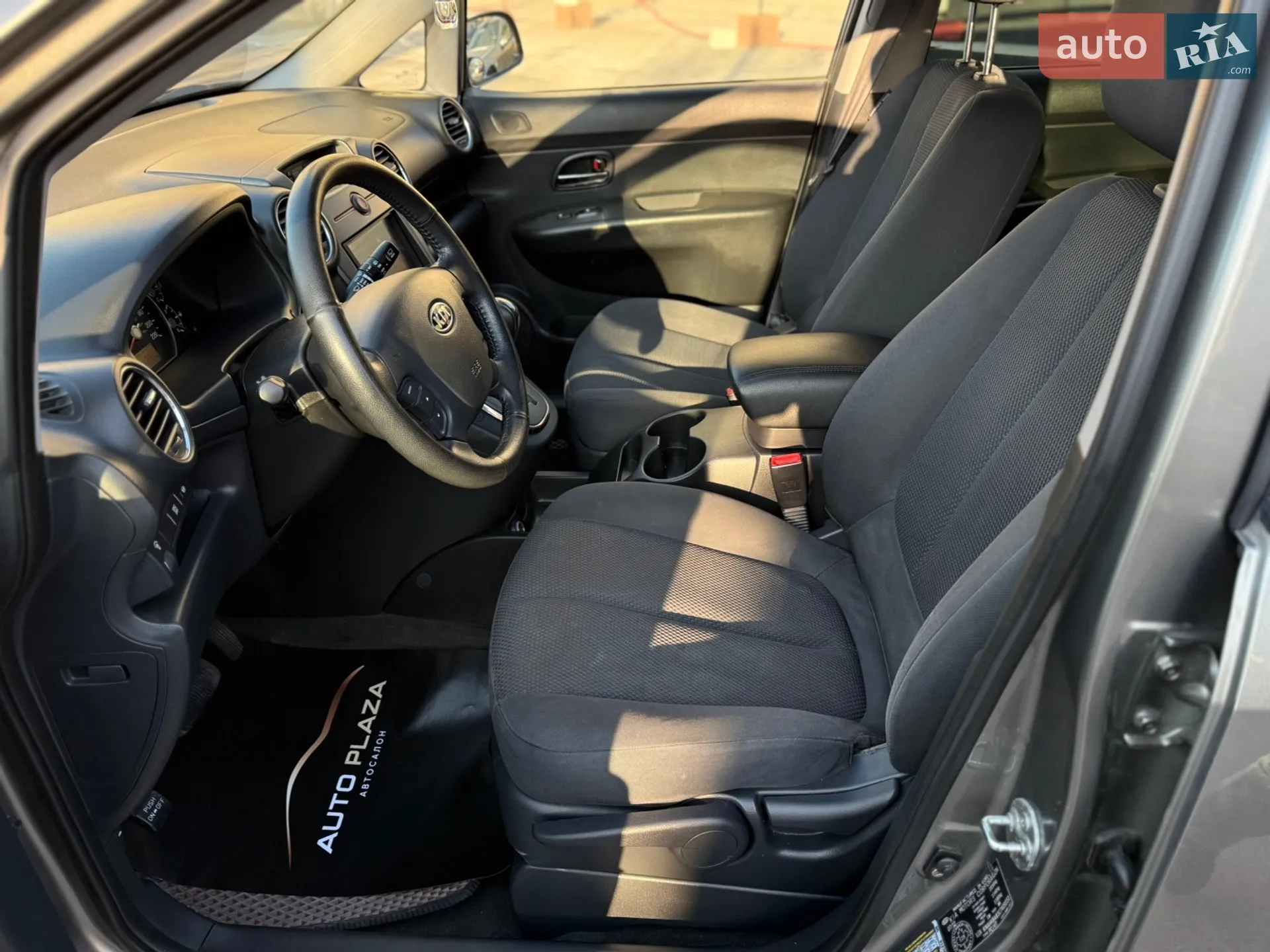 2012 Kia Carens - мініатюра 32