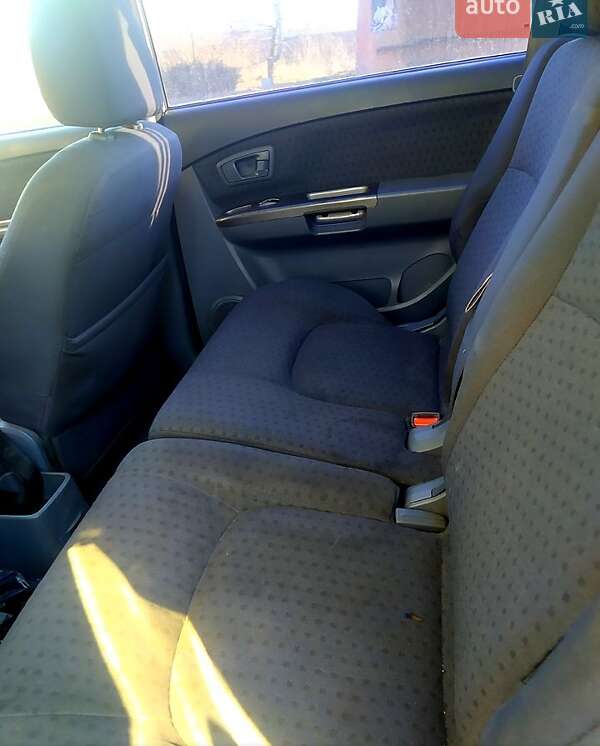 Минивэн Kia Carens 2004 в Прилуках фото 8 Минивэн Kia Carens 2004 в Прилуках