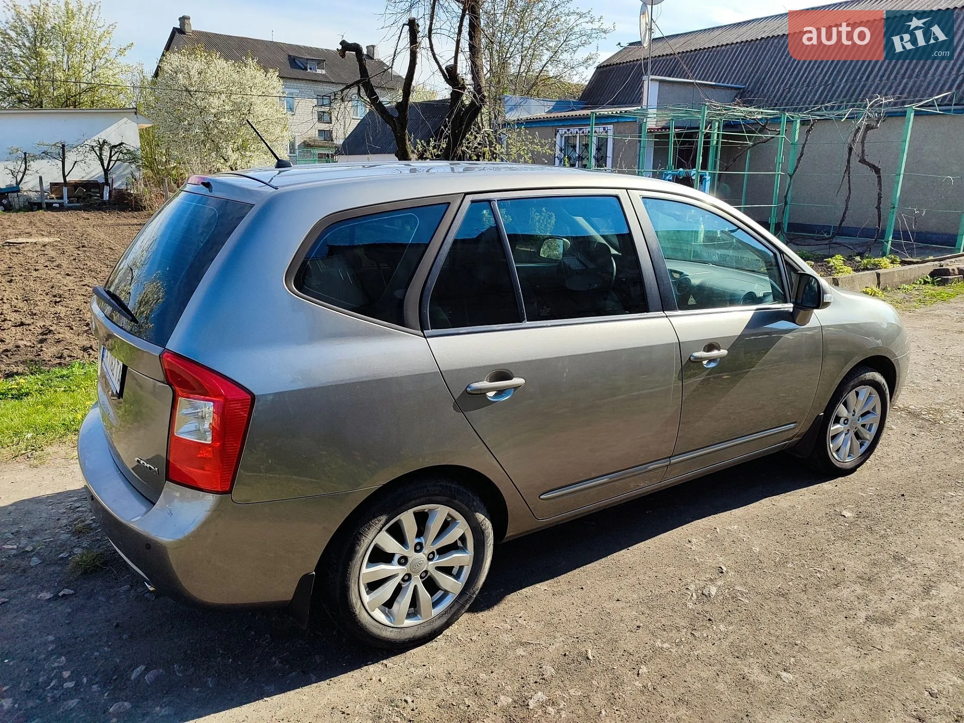 2011 Kia Carens - мініатюра 26