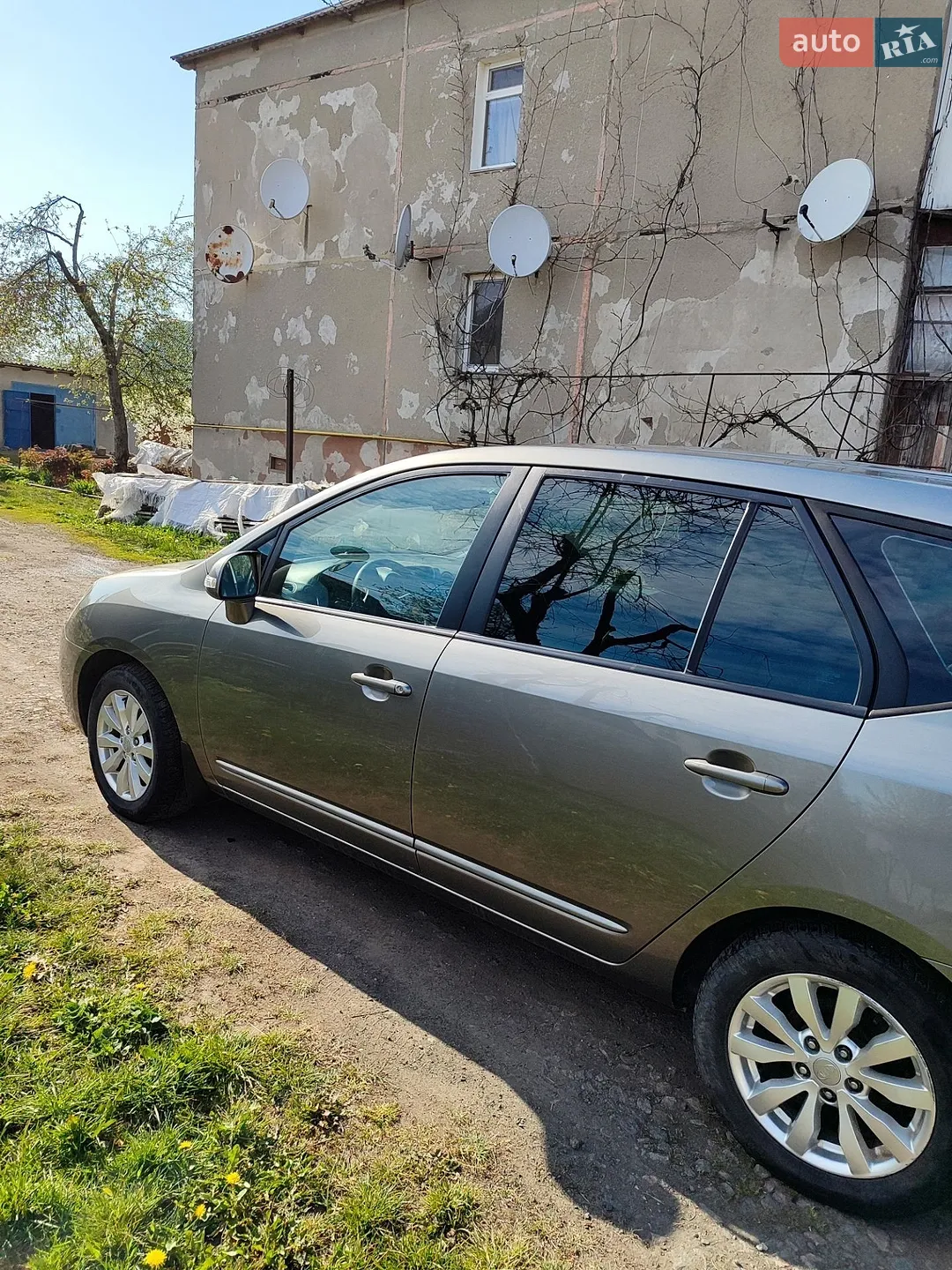 2011 Kia Carens - мініатюра 31