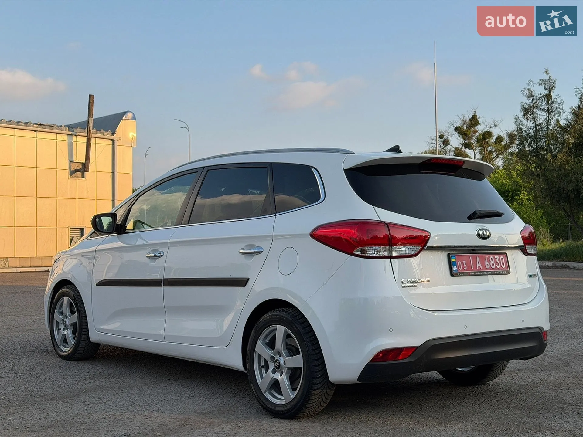 2015 Kia Carens - мініатюра 9