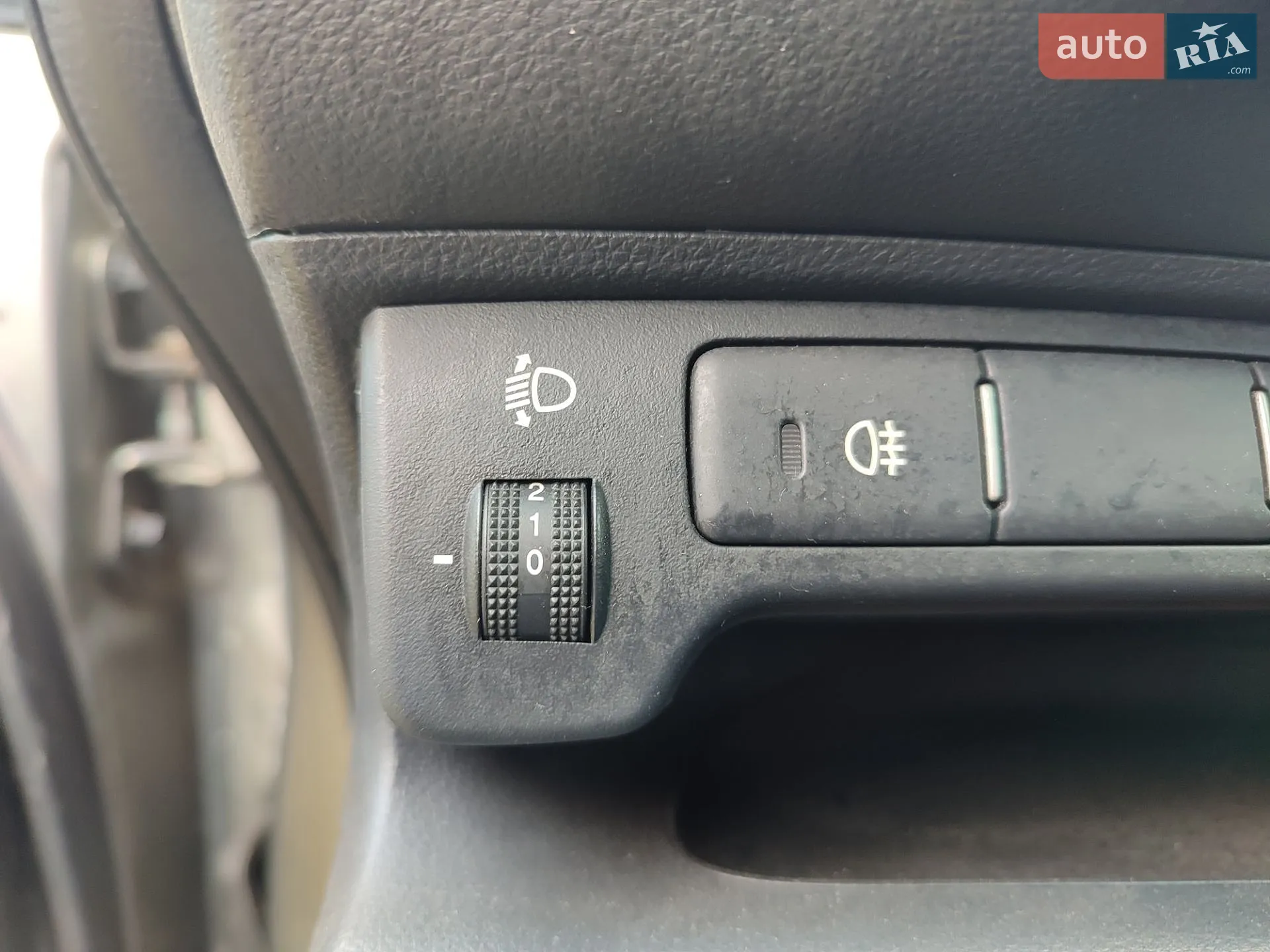 2011 Kia Carens - мініатюра 41