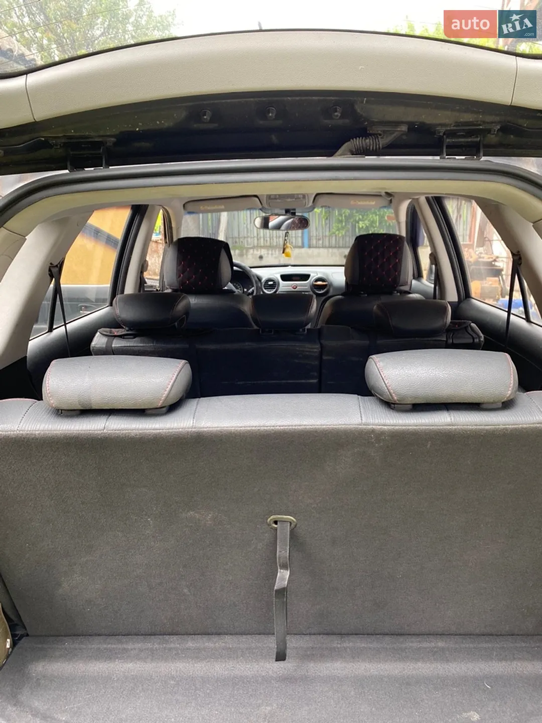 2010 Kia Carens - мініатюра 12