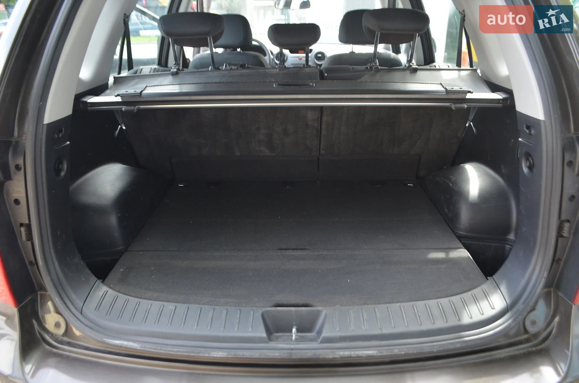 2011 Kia Carens - мініатюра 16