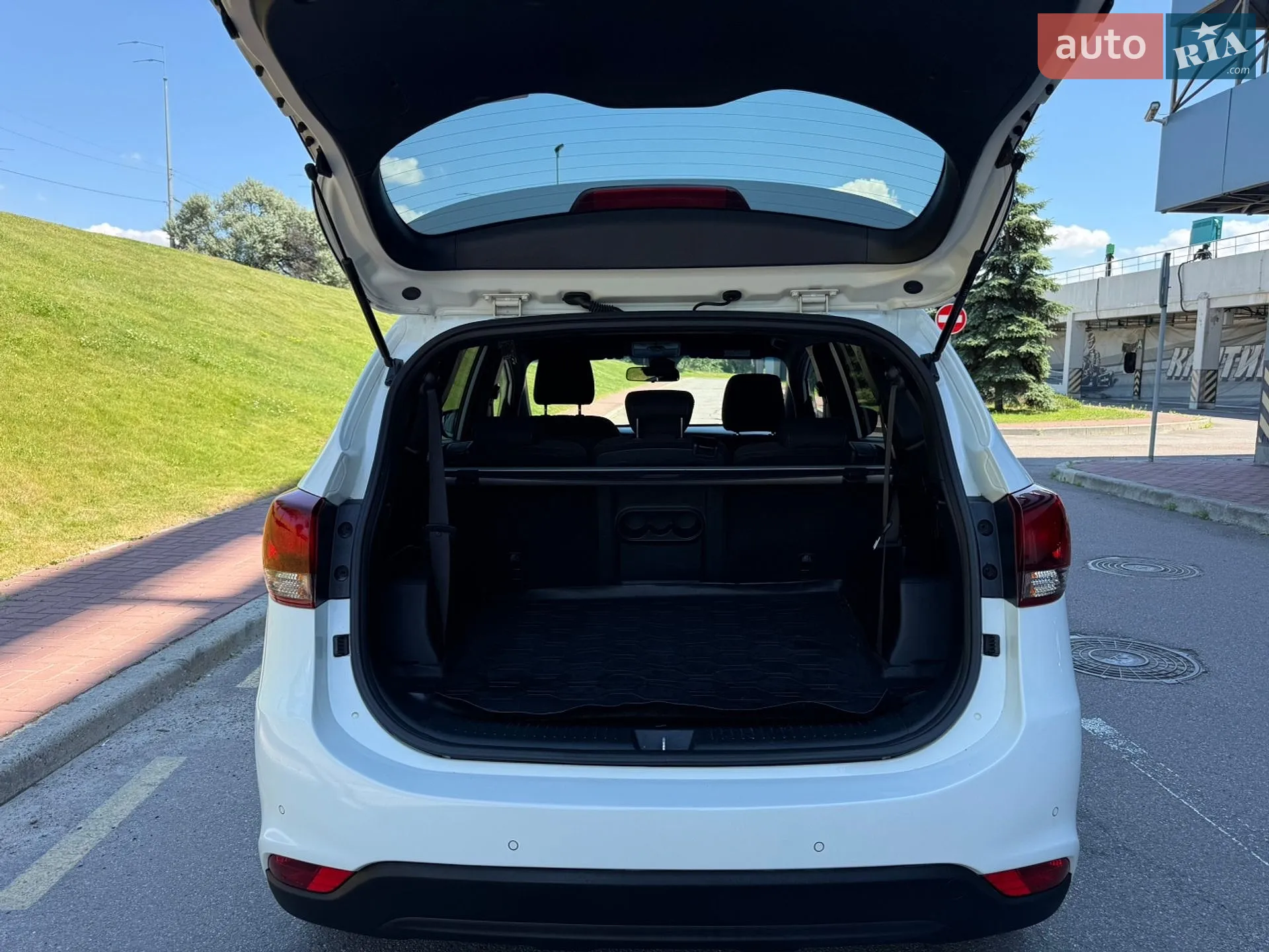 2017 Kia Carens - мініатюра 11