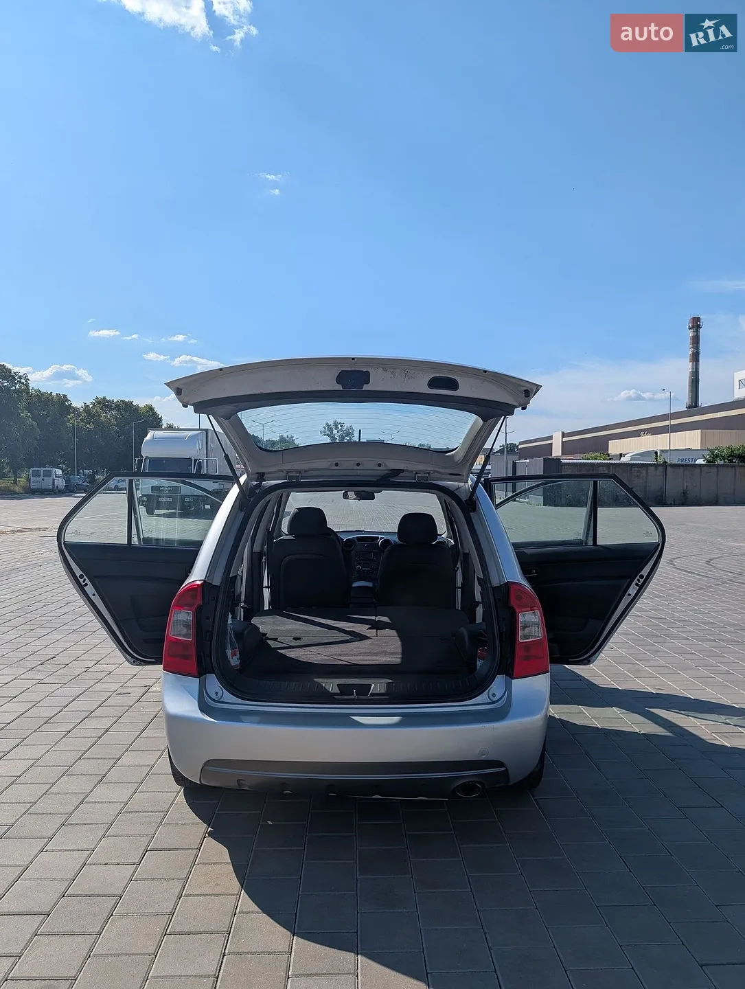 2010 Kia Carens - мініатюра 4