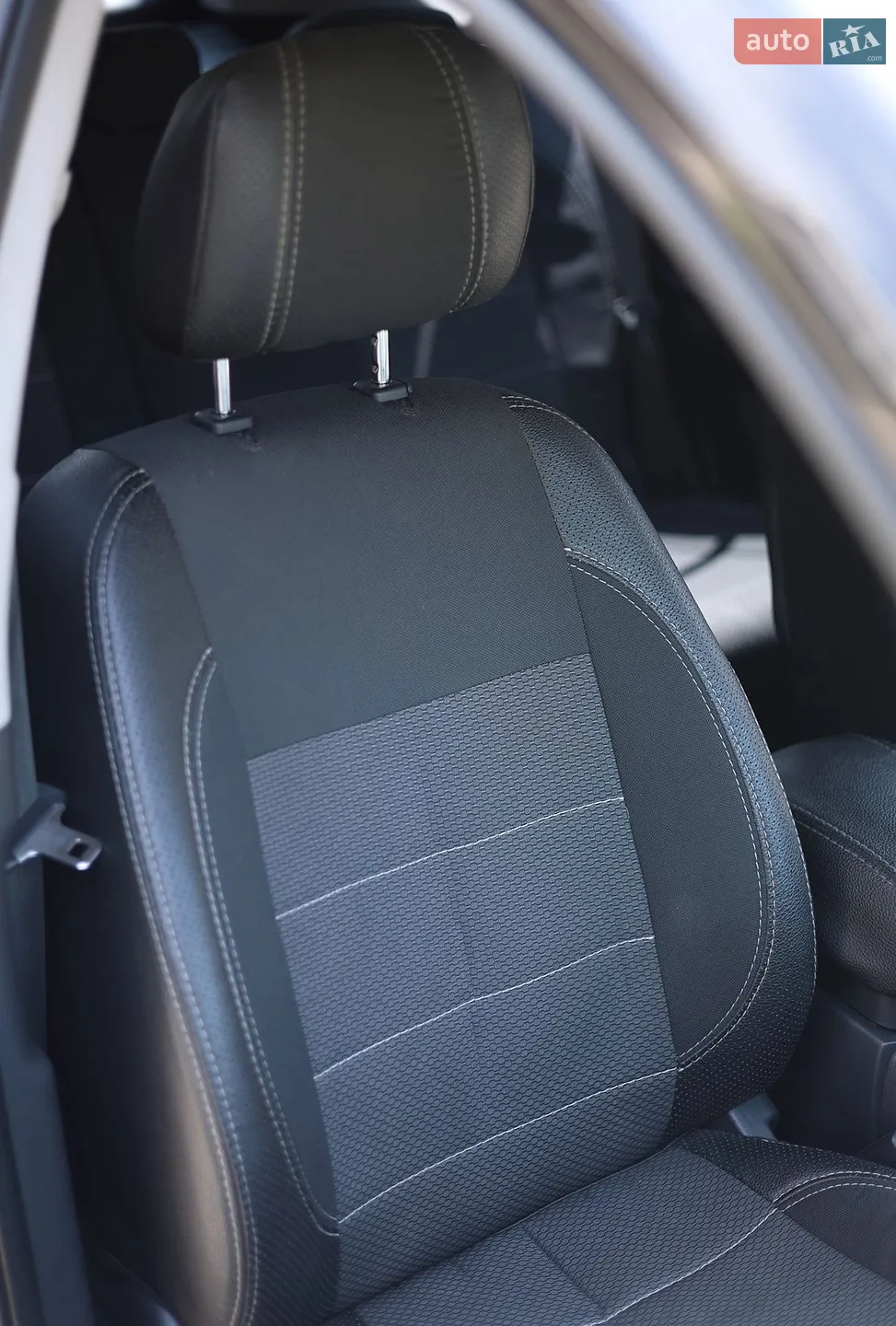 2010 Kia Carens - мініатюра 9