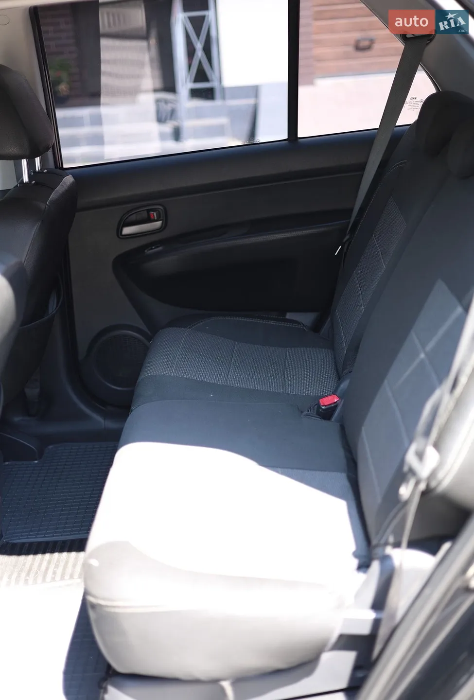 2010 Kia Carens - мініатюра 15