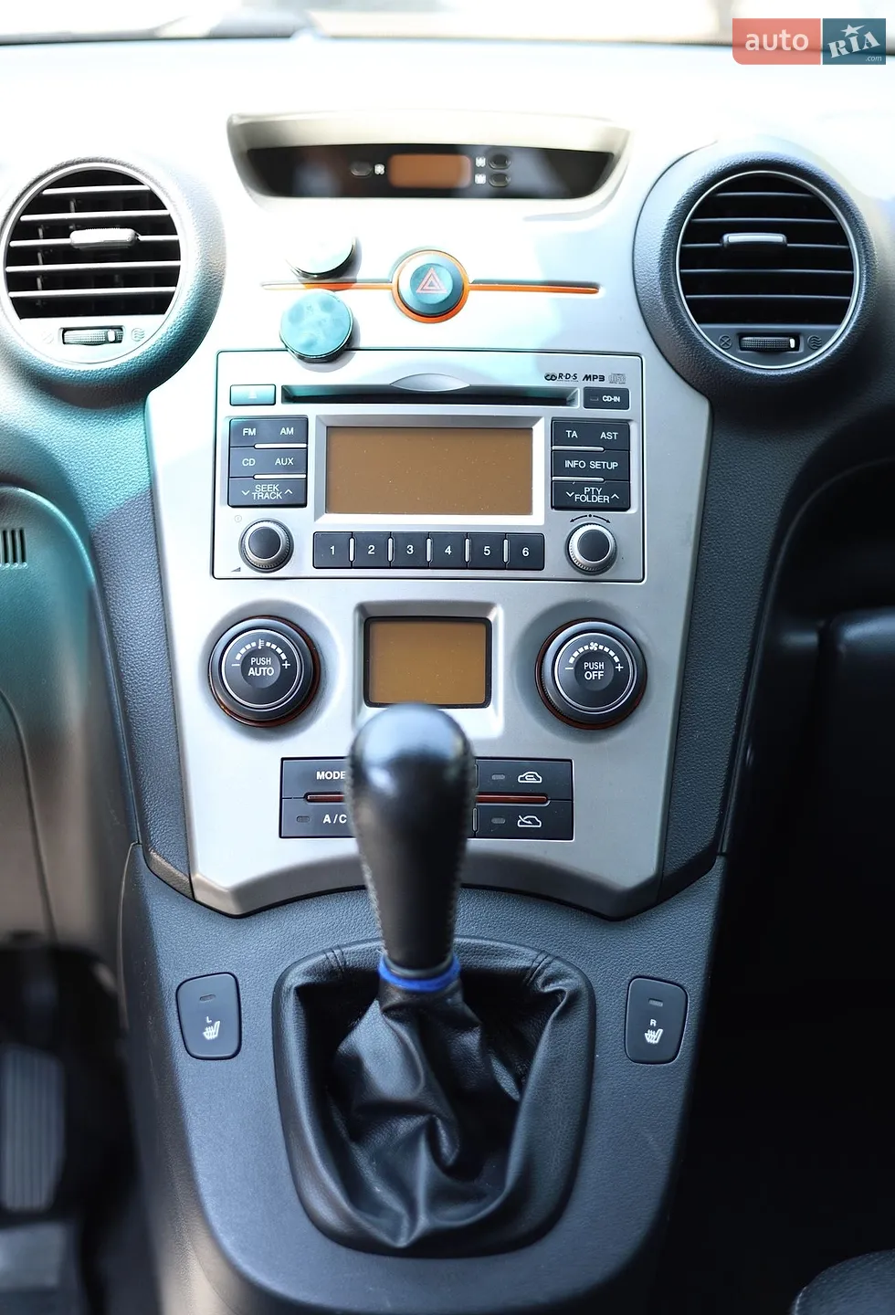 2010 Kia Carens - мініатюра 17