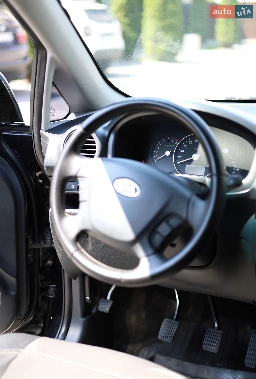 2010 Kia Carens - мініатюра 21