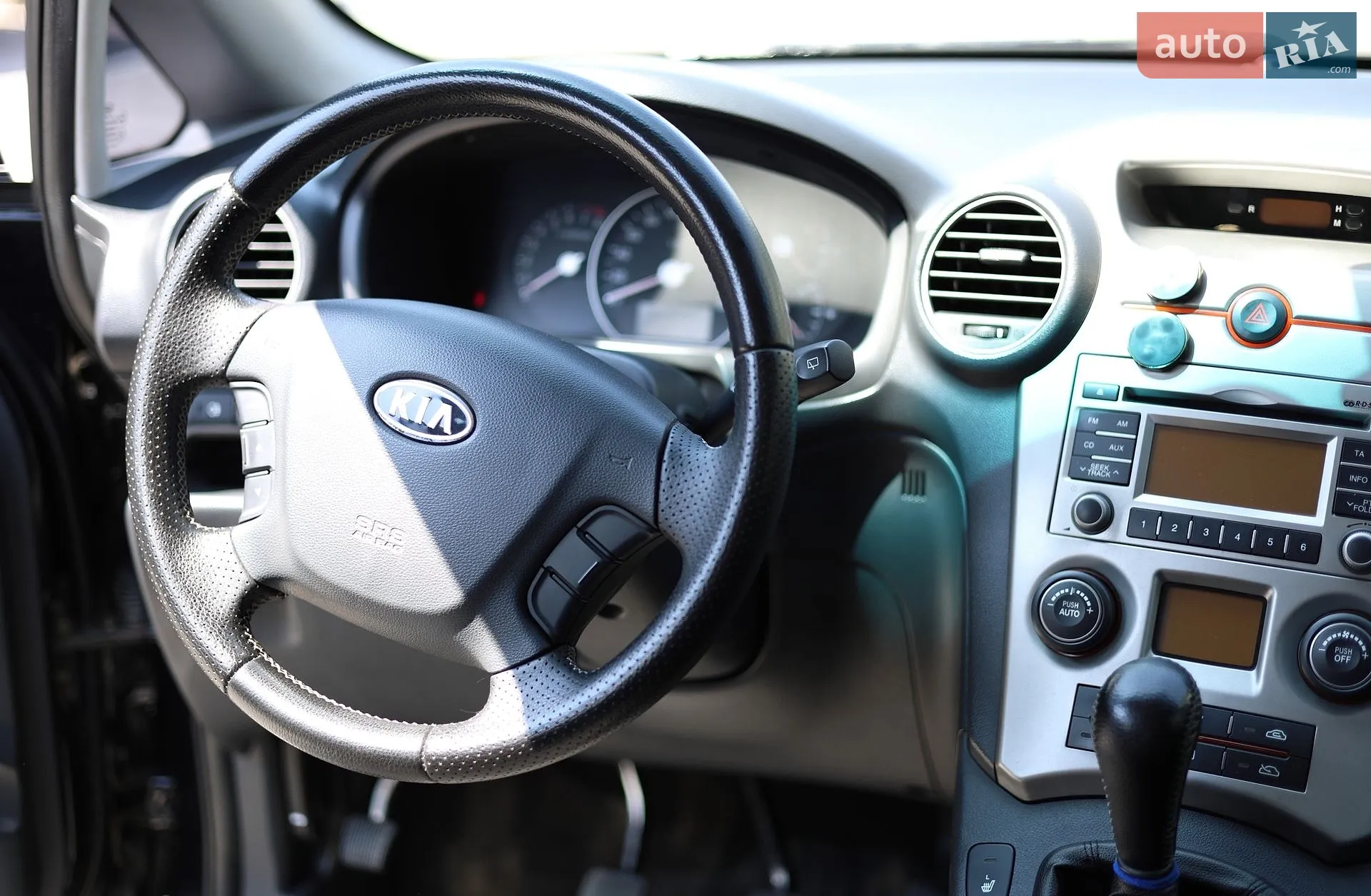 2010 Kia Carens - мініатюра 23
