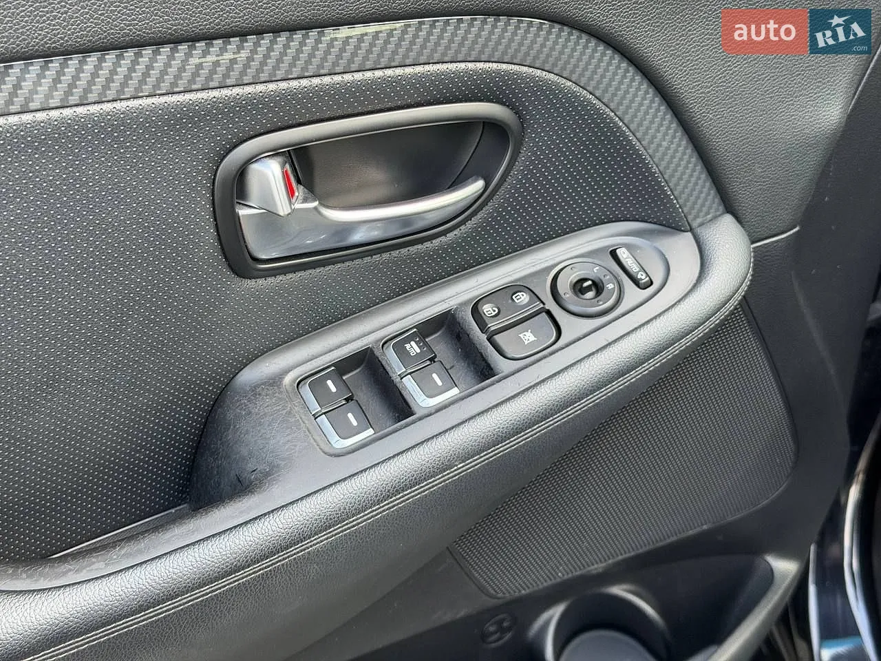 2016 Kia Carens - мініатюра 32
