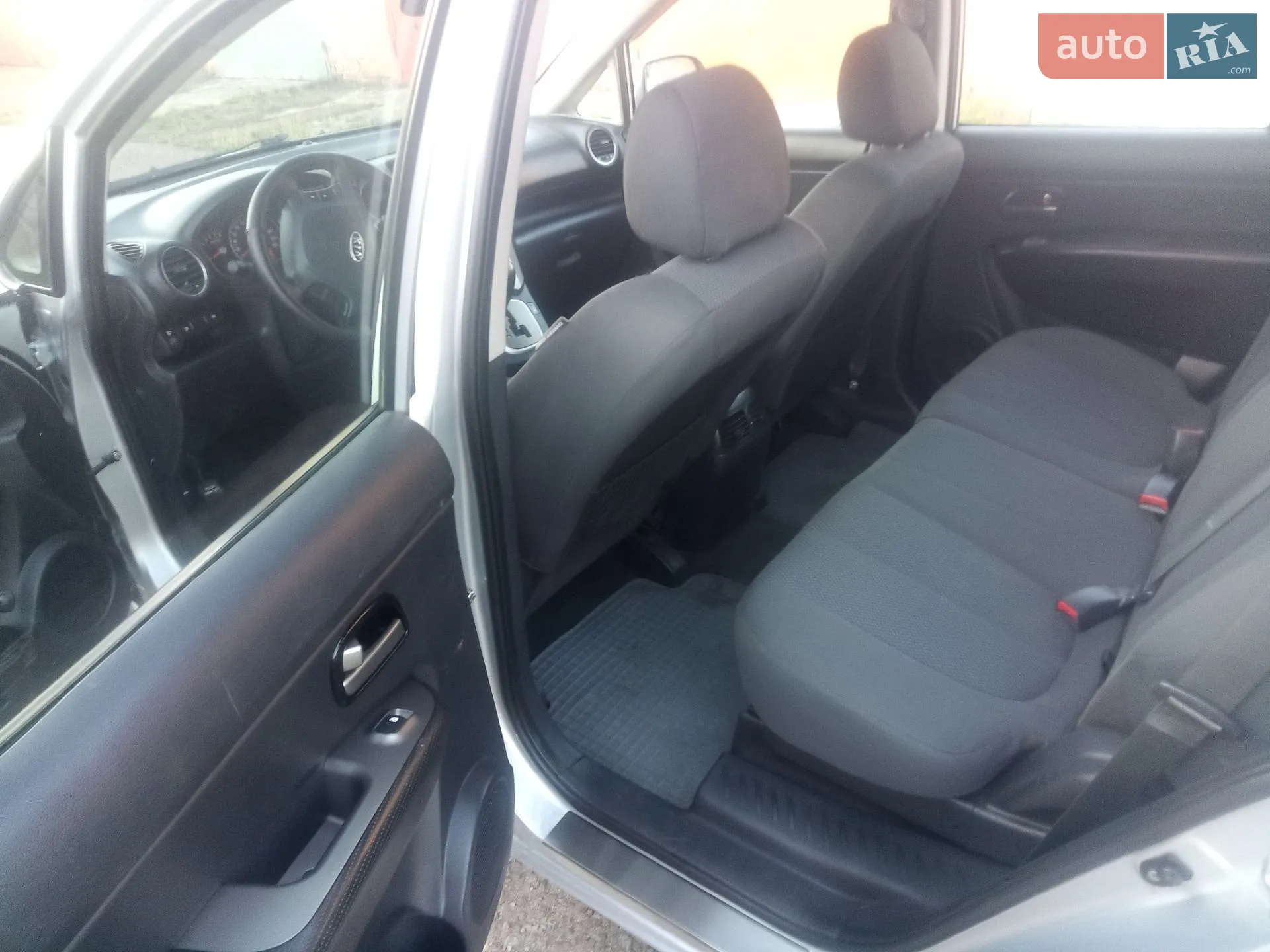 2011 Kia Carens - мініатюра 8
