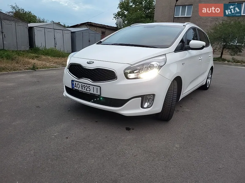 Kia Carens
