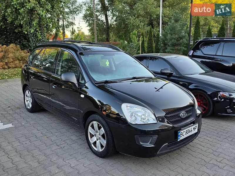Kia Carens