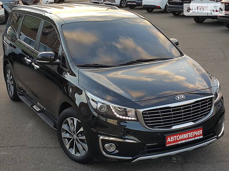 Мінівен Kia Carnival 2015 в 