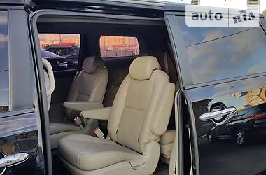 Мінівен Kia Carnival 2015 в 