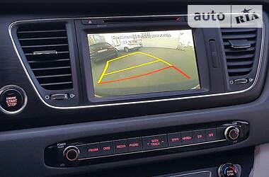 Мінівен Kia Carnival 2015 в 