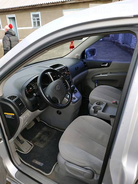 Мінівен Kia Carnival 2007 в Бершаді