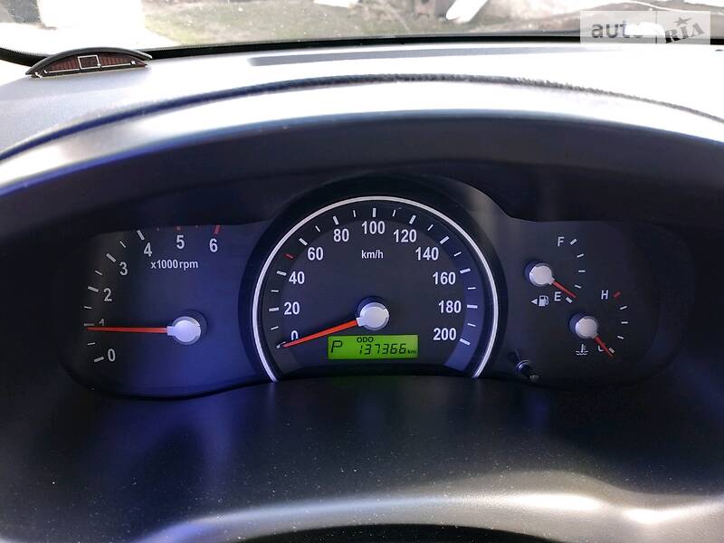 Мінівен Kia Carnival 2007 в Бершаді
