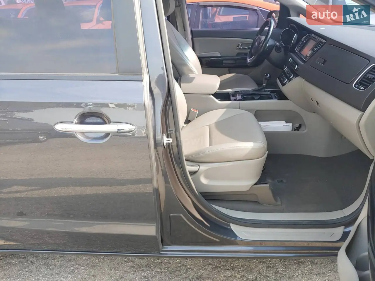 2016 Kia Carnival - мініатюра 8