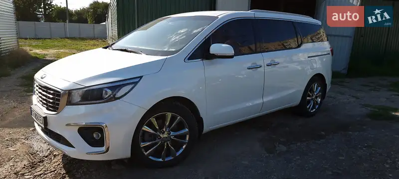 Kia Carnival