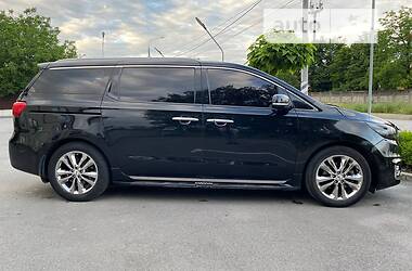 Минивэн Kia Carnival 2015 в Виннице