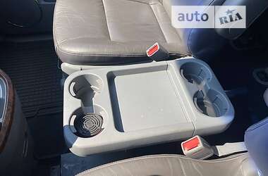 Минивэн Kia Carnival 2001 в 