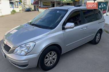 Kia Carnival 2012