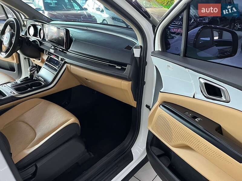 Мінівен Kia Carnival 2021 в Одесі