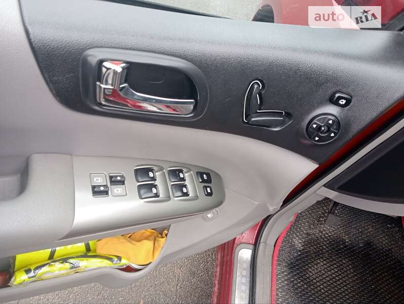 Минивэн Kia Carnival 2006 в Киеве фото 24 Минивэн Kia Carnival 2006 в Киеве