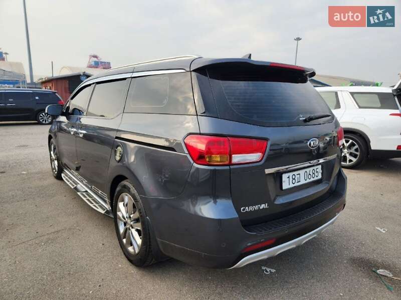 Минивэн Kia Carnival 2016 в Доброполье