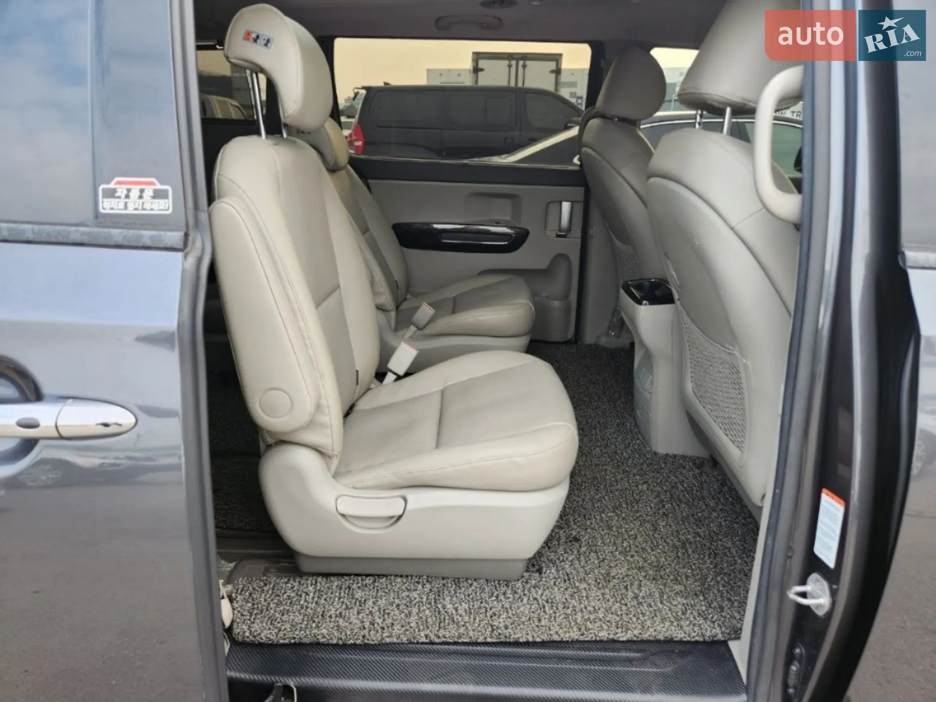 2016 Kia Carnival - мініатюра 22