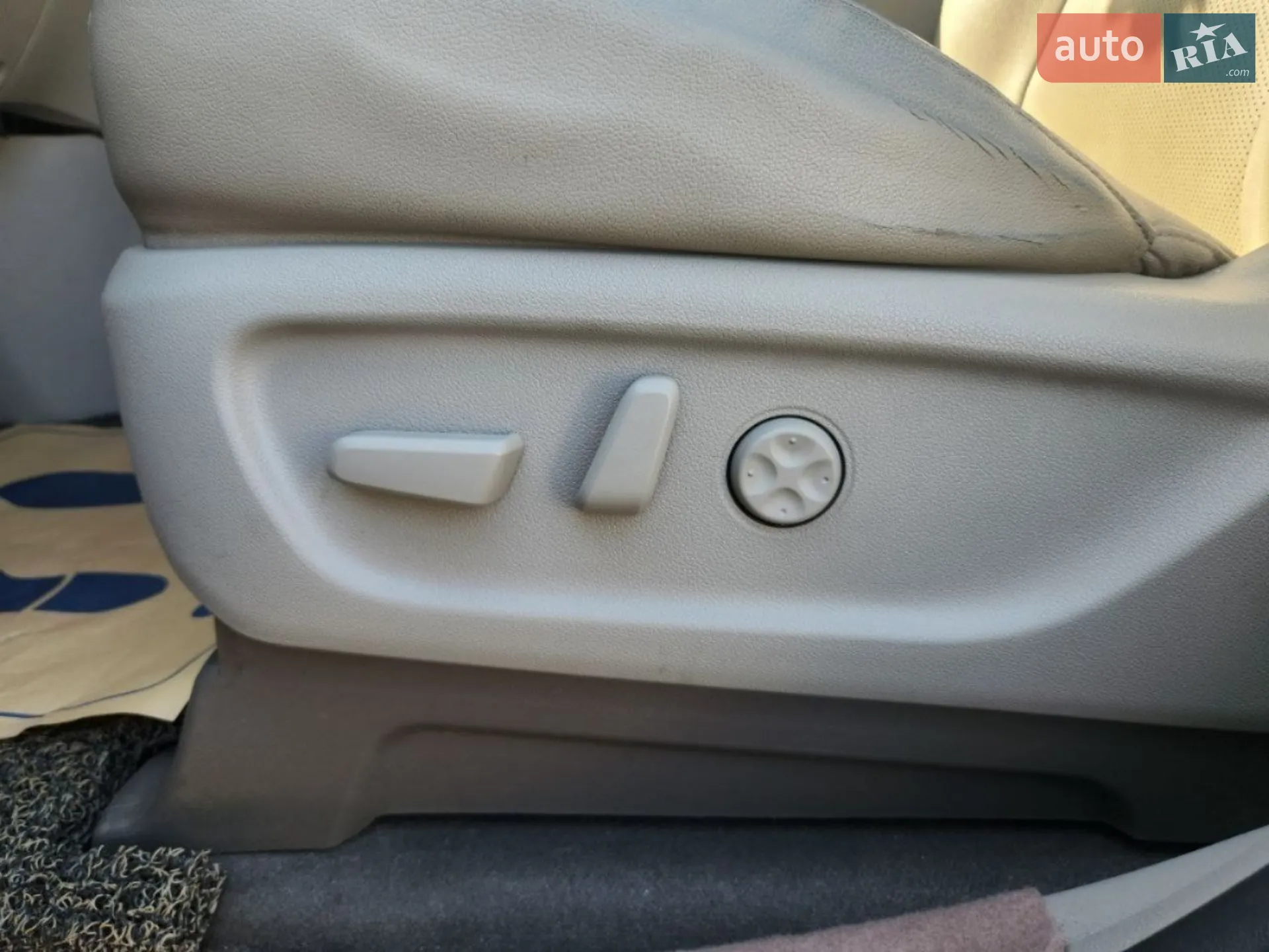 2016 Kia Carnival - мініатюра 27