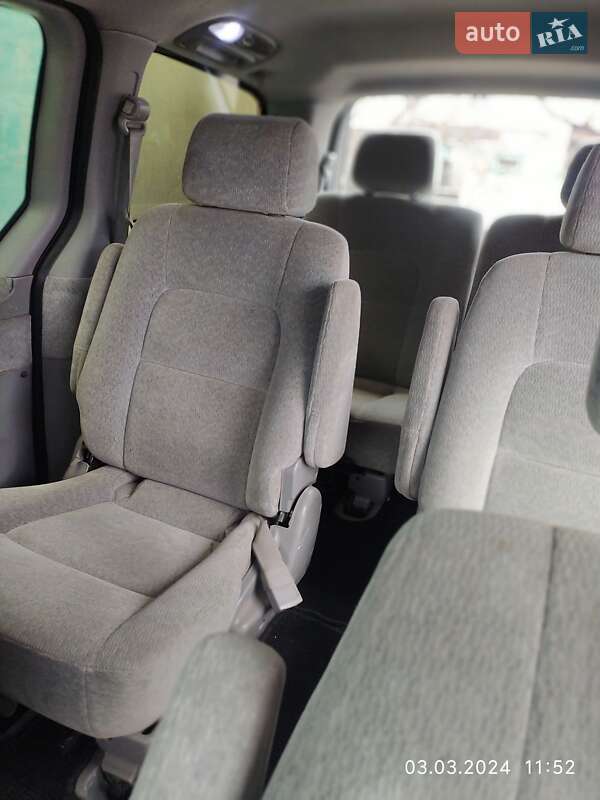 Мінівен Kia Carnival 2003 в Дніпрі фото 5 Мінівен Kia Carnival 2003 в Дніпрі