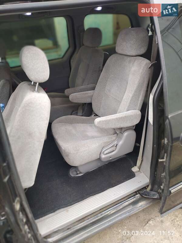 Мінівен Kia Carnival 2003 в Дніпрі фото 8 Мінівен Kia Carnival 2003 в Дніпрі