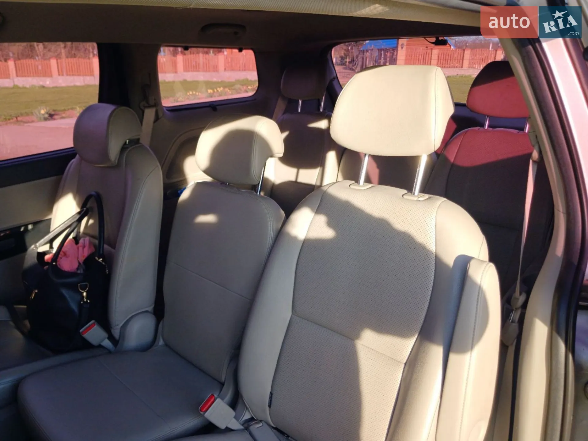 2014 Kia Carnival - мініатюра 27