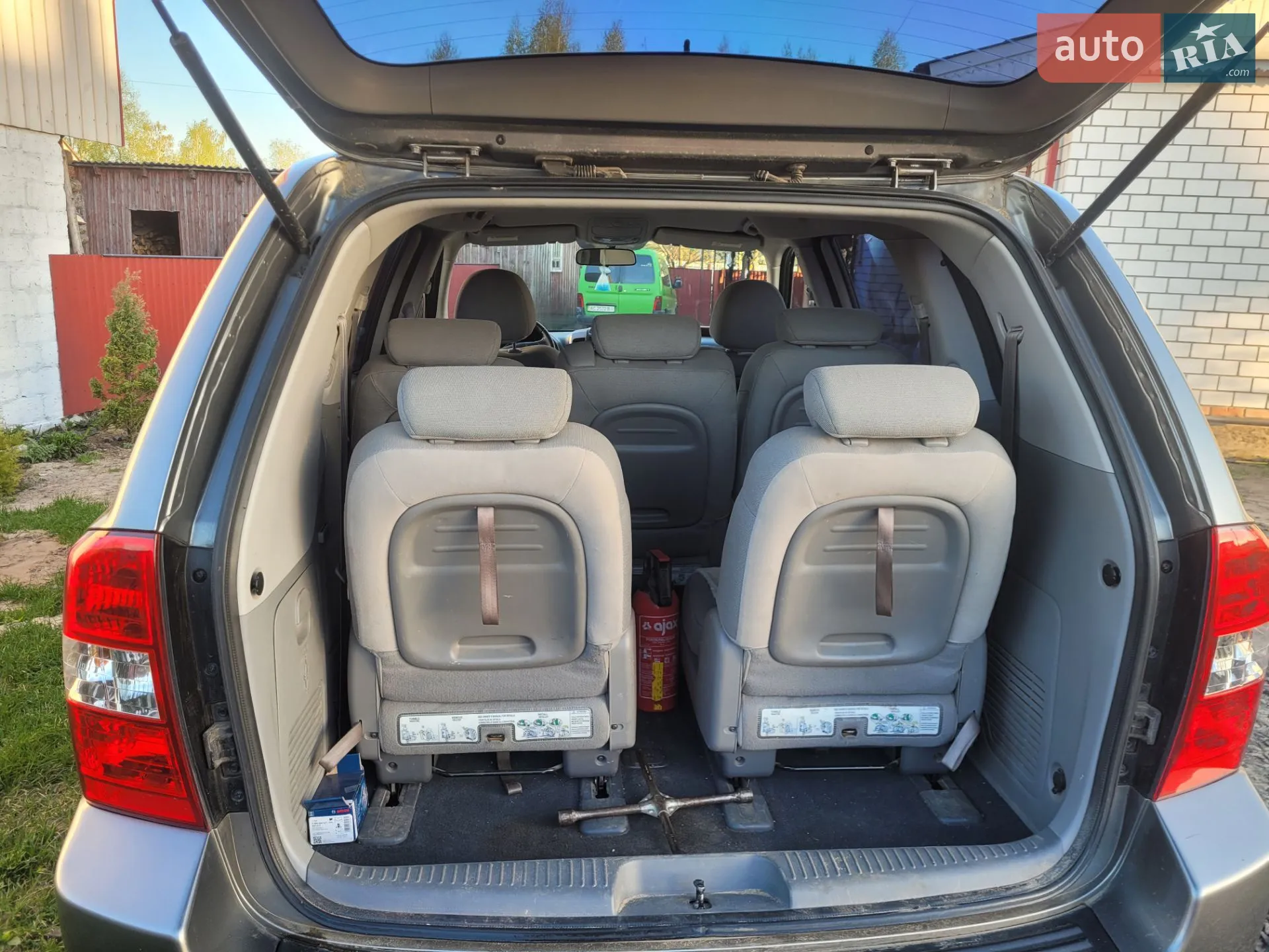 2010 Kia Carnival - мініатюра 8