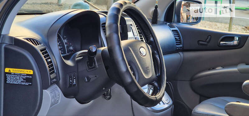 Мінівен Kia Carnival 2011 в Одесі