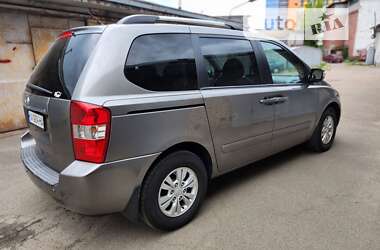 Минивэн Kia Carnival 2010 в Киеве