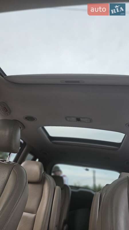 Минивэн Kia Carnival 2014 в Житомире