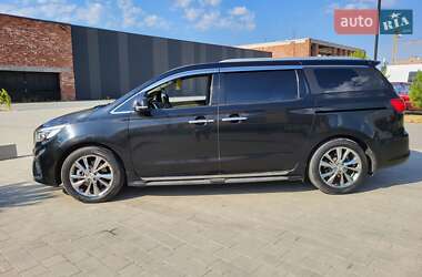 Мінівен Kia Carnival 2018 в Хмельницькому