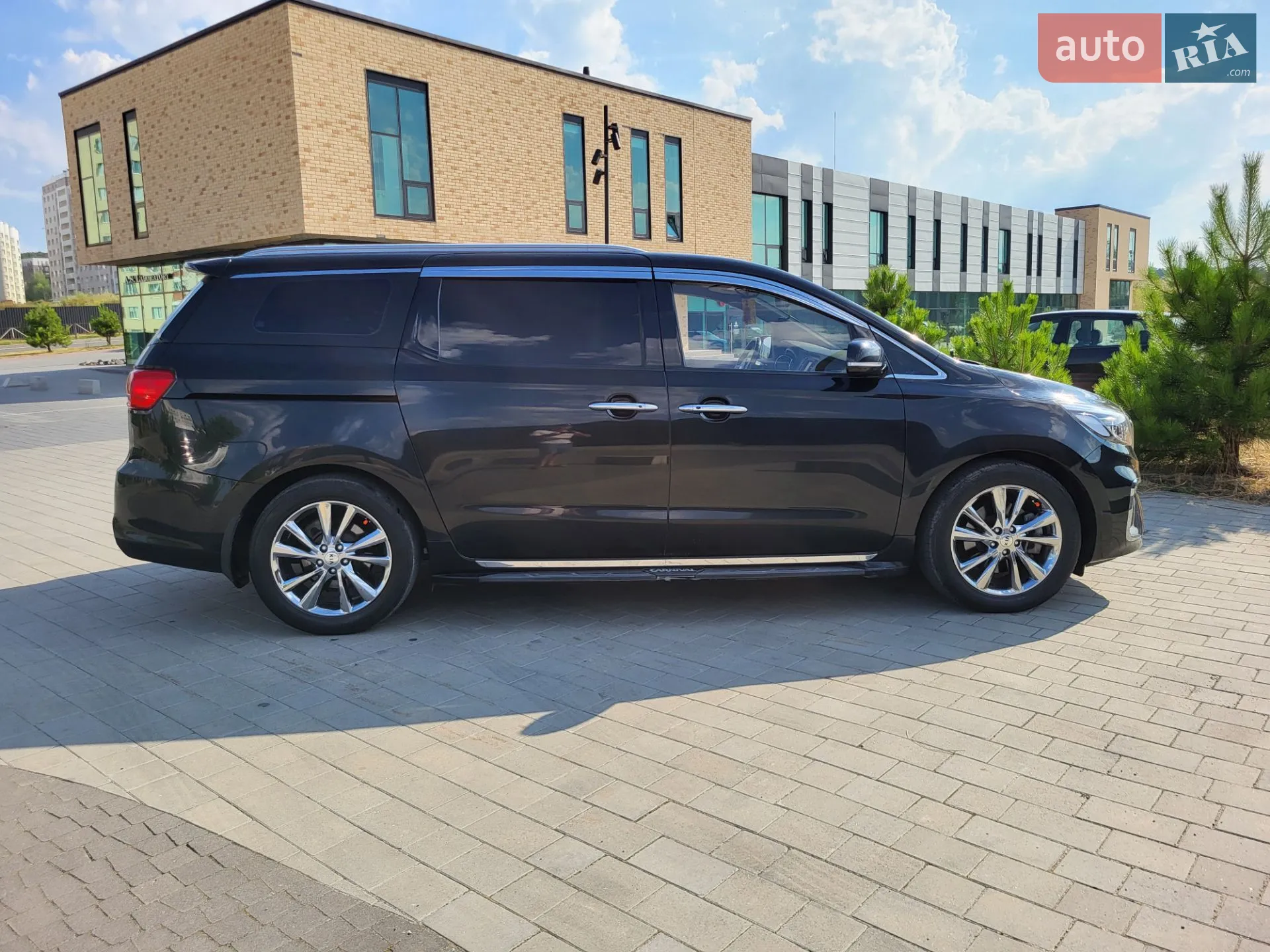 2018 Kia Carnival - мініатюра 12