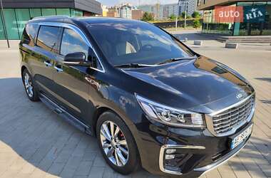 Мінівен Kia Carnival 2018 в Хмельницькому