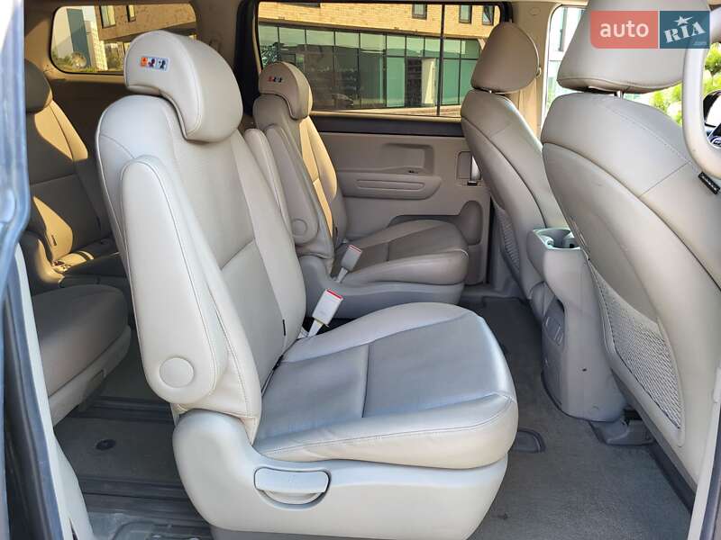 Минивэн Kia Carnival 2018 в Хмельницком