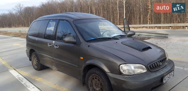 Минивэн Kia Carnival 2001 в Киеве