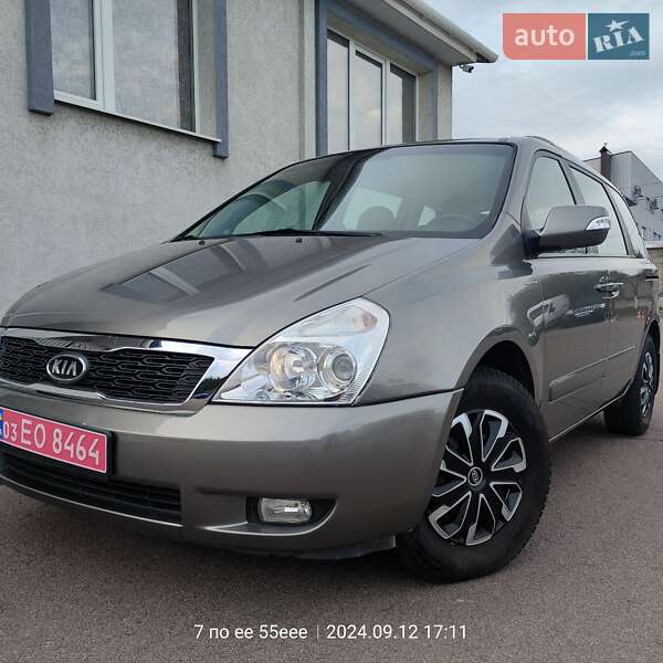 Мінівен Kia Carnival 2012 в Рівному