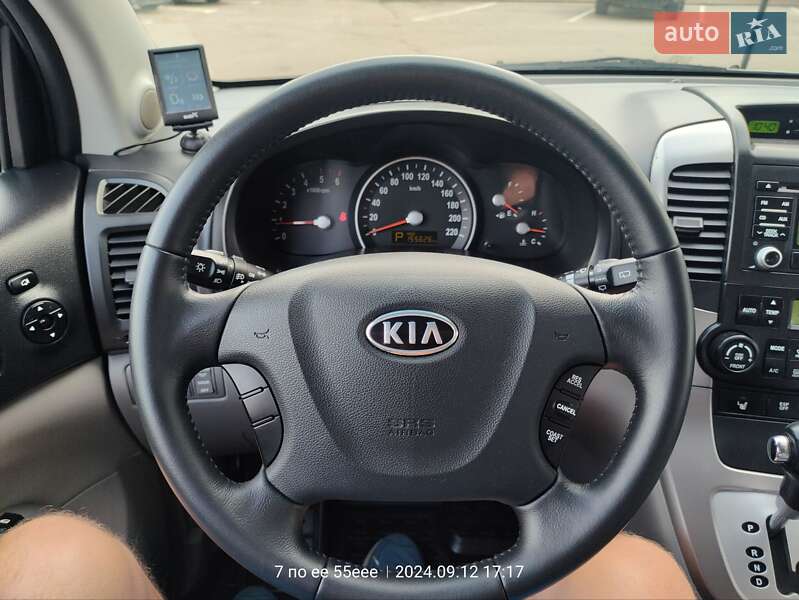Мінівен Kia Carnival 2012 в Рівному