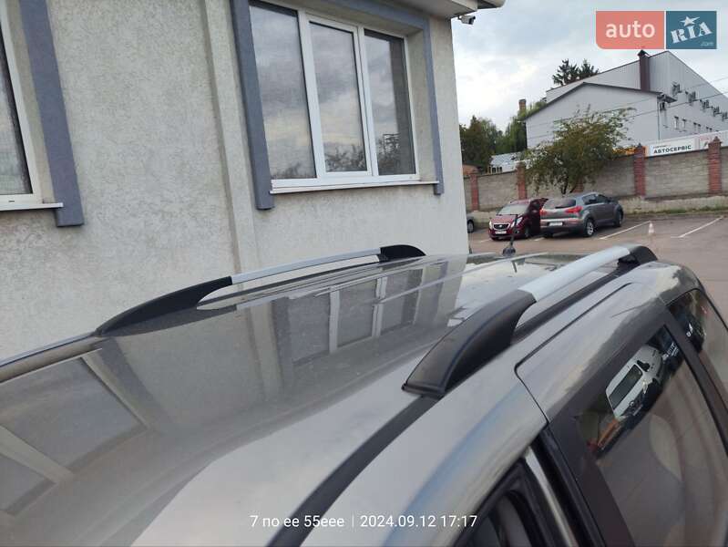 Мінівен Kia Carnival 2012 в Рівному