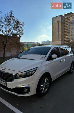 Минивэн Kia Carnival 2015 в Киеве